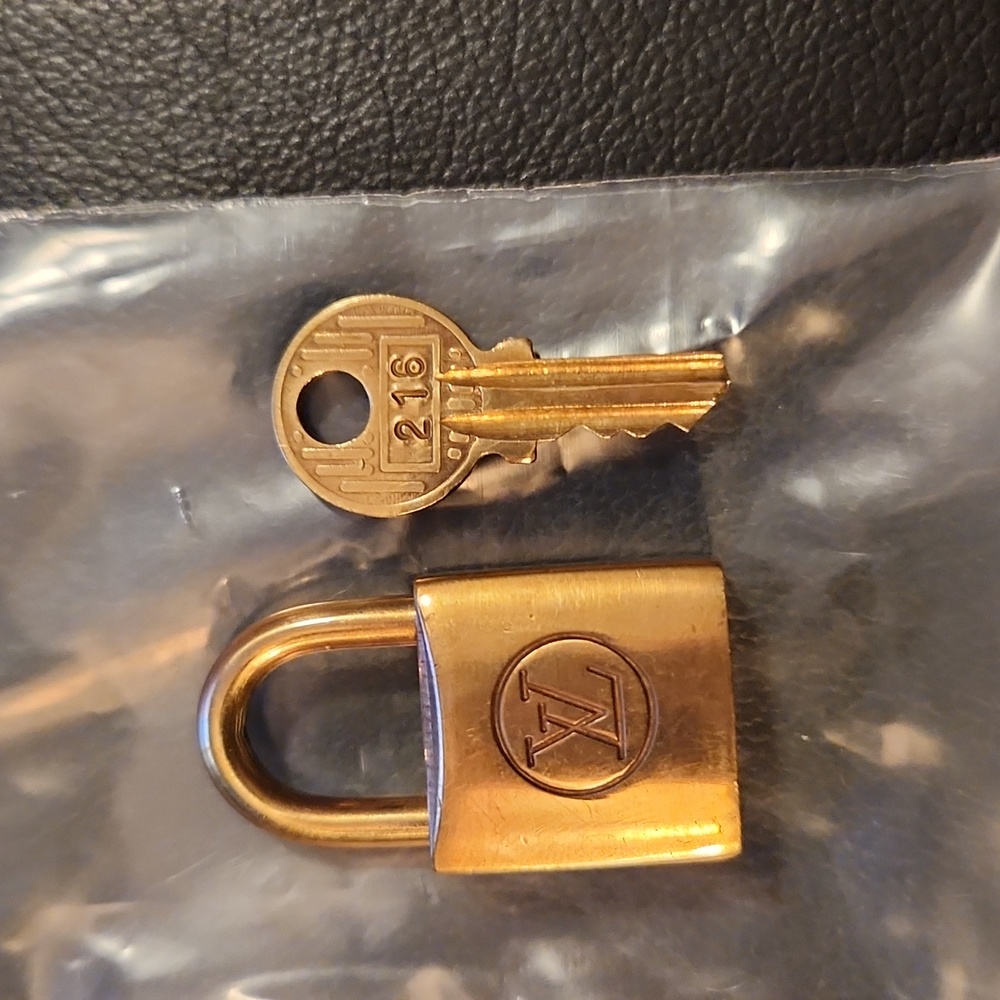 Vintage Louis Vuitton Lock and Key - Picture 6 of 9